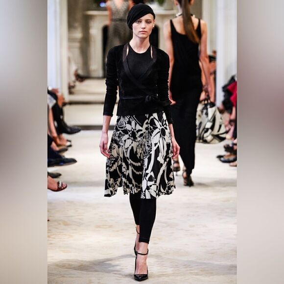 Ralph Lauren Black & Ivory Art Deco Abstract Auto Pattern Silk Pencil Skirt - Picture 7 of 16